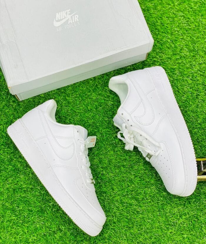 AF1 TRIPLE WHITE - Image 4
