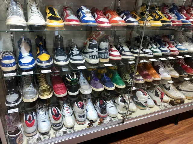 awesome-sneaker-store-in-osaka-japan-that-i-got-to-visit-v0-kn40y08nz10d1